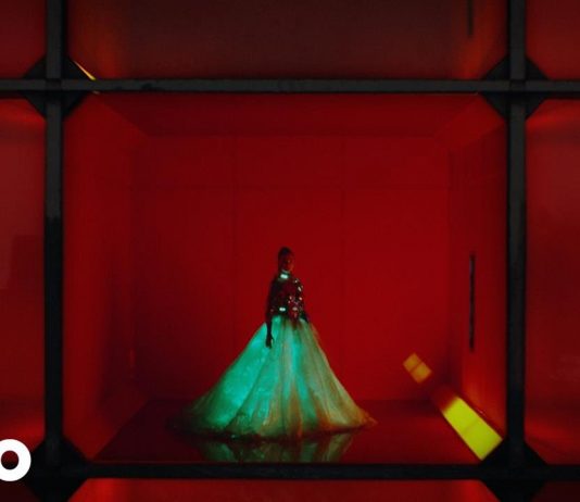 Calvin Harris – My Way (Official Video)